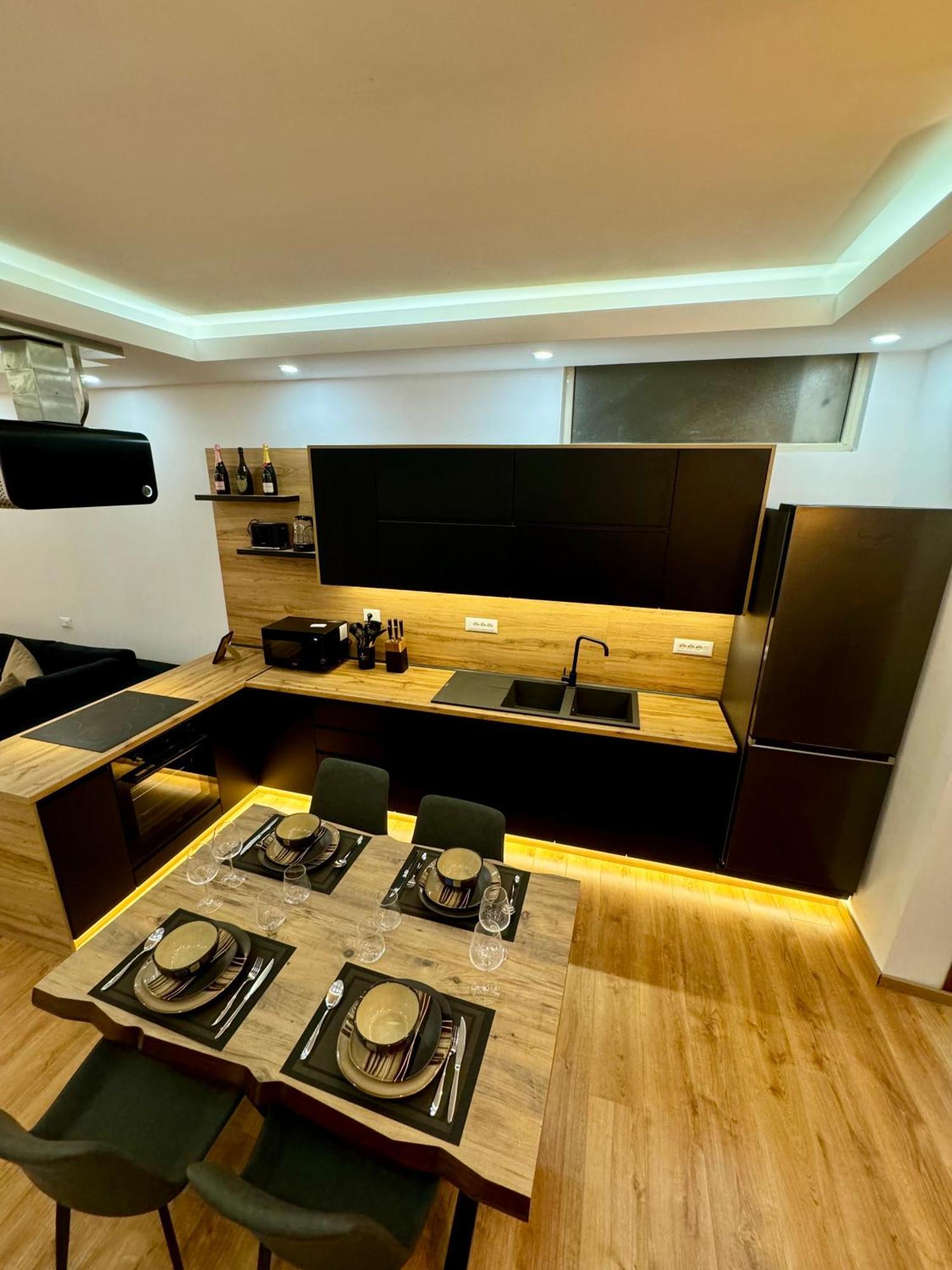 Luxury Central Baba Apartment Shkodër Екстериор снимка