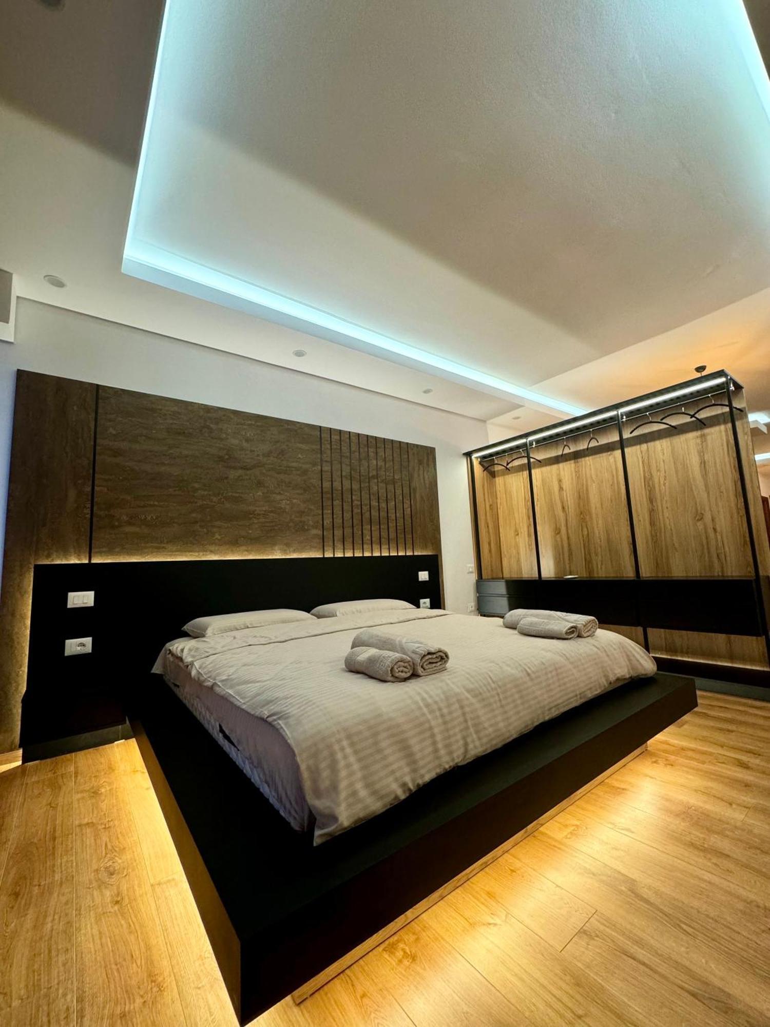 Luxury Central Baba Apartment Shkodër Екстериор снимка